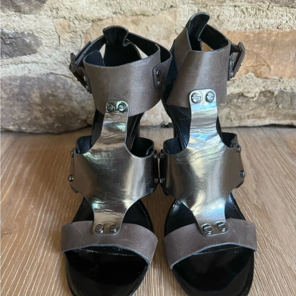 🔥TORY BURCH Teagan  Leather Caged T Strap Sandals Heels Sz 9 price firm!